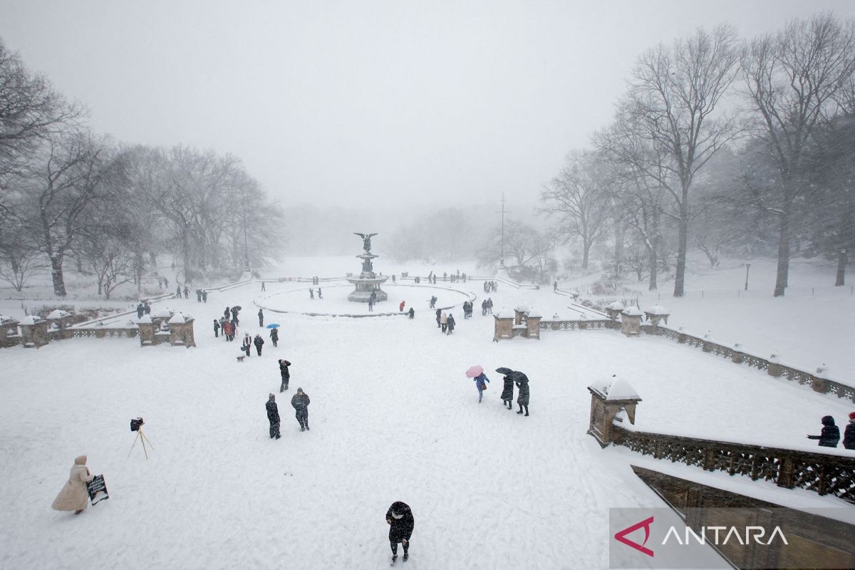 Media: Lebih dari 1200 penerbangan AS dibatalkan akibat badai