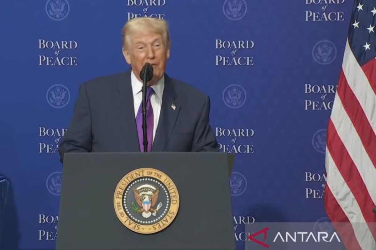 Buka pertemuan BoP,  Trump puji Prabowo tokoh besar dan tangguh