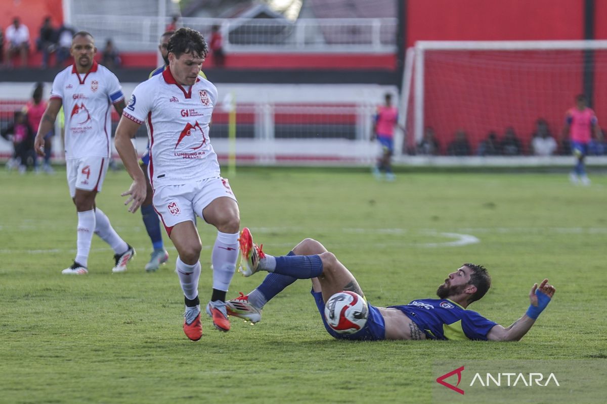 Arema FC kehilangan Luiz Gustavo hingga akhir musim akibat ACL