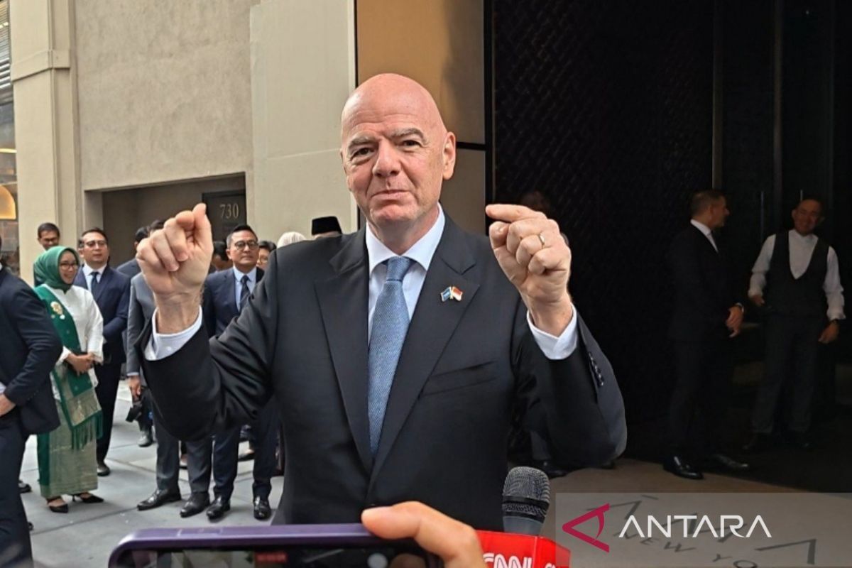 Presiden FIFA dan UEFA dituduh membantu kejahatan perang