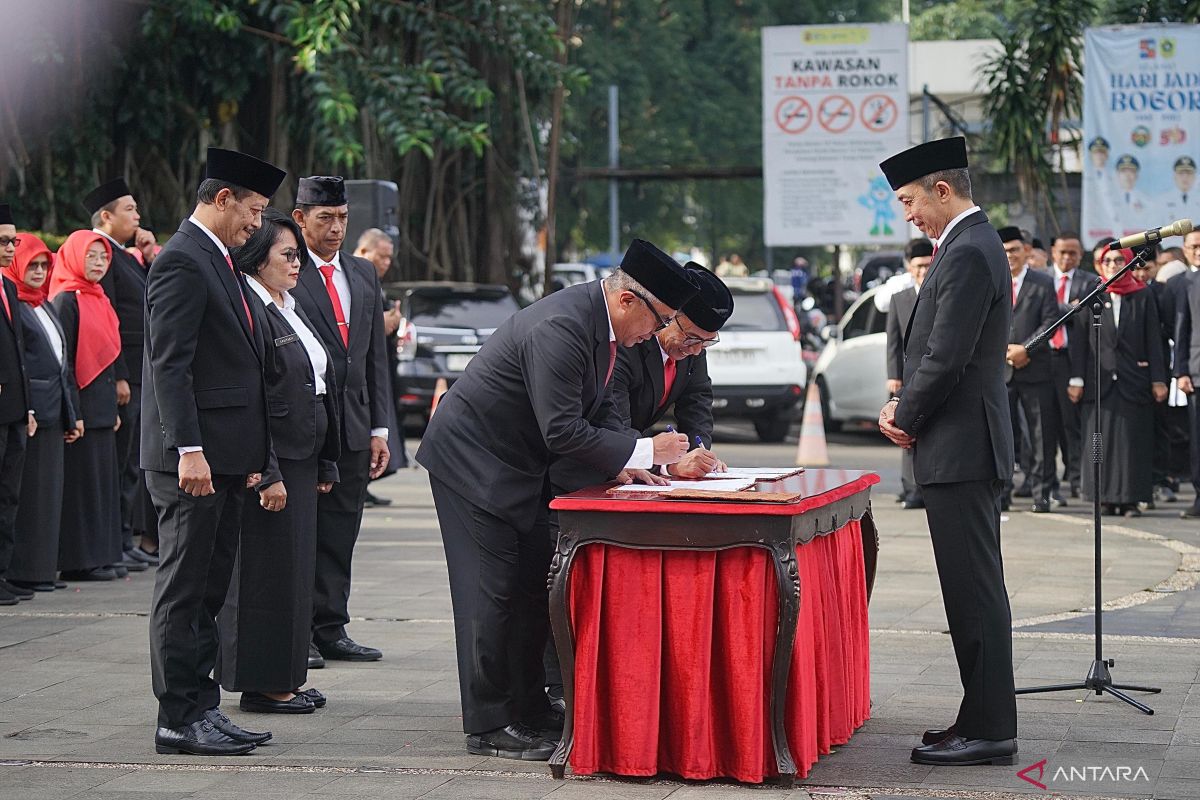 Jelang setahun memimpin, Dedie-Jenal rotasi 245 pejabat Pemkot Bogor