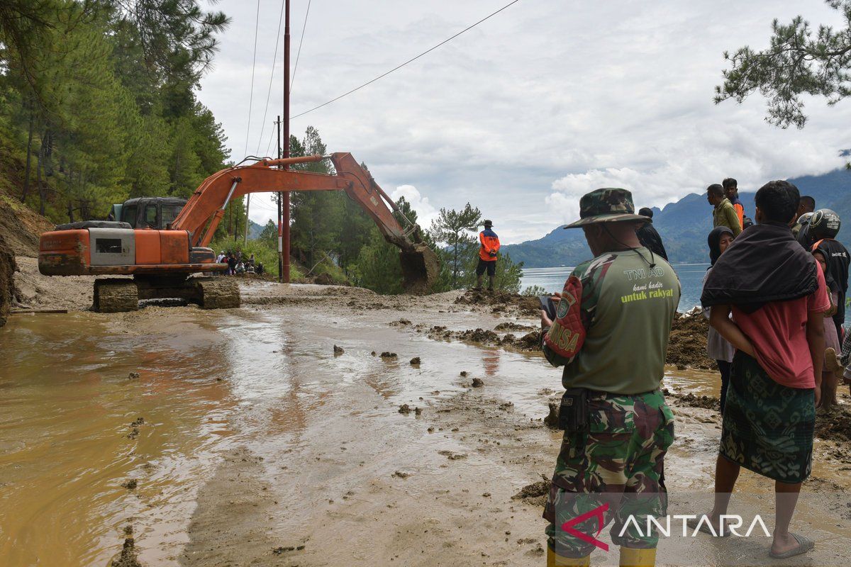 BPBD Aceh Tengah terus berupaya buka akses jalan terdampak bencana