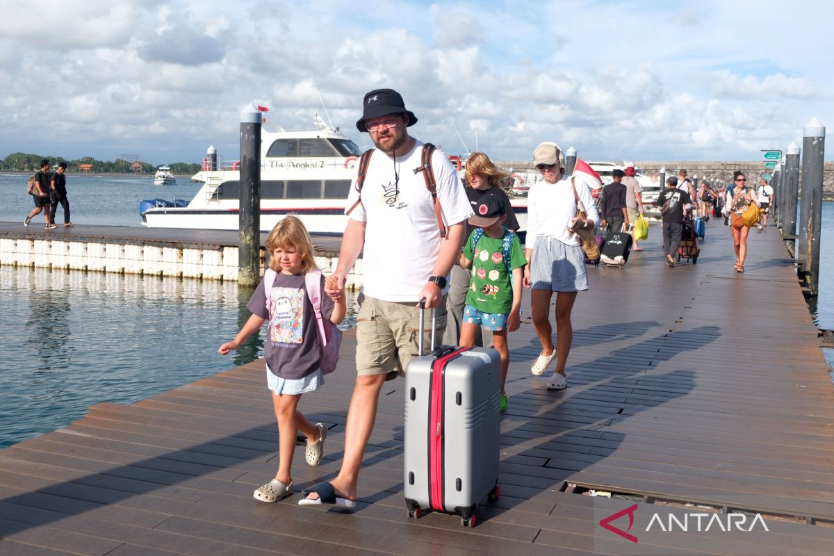 Angka kunjungan wisatawan mancanegara tahun 2025 lampaui target