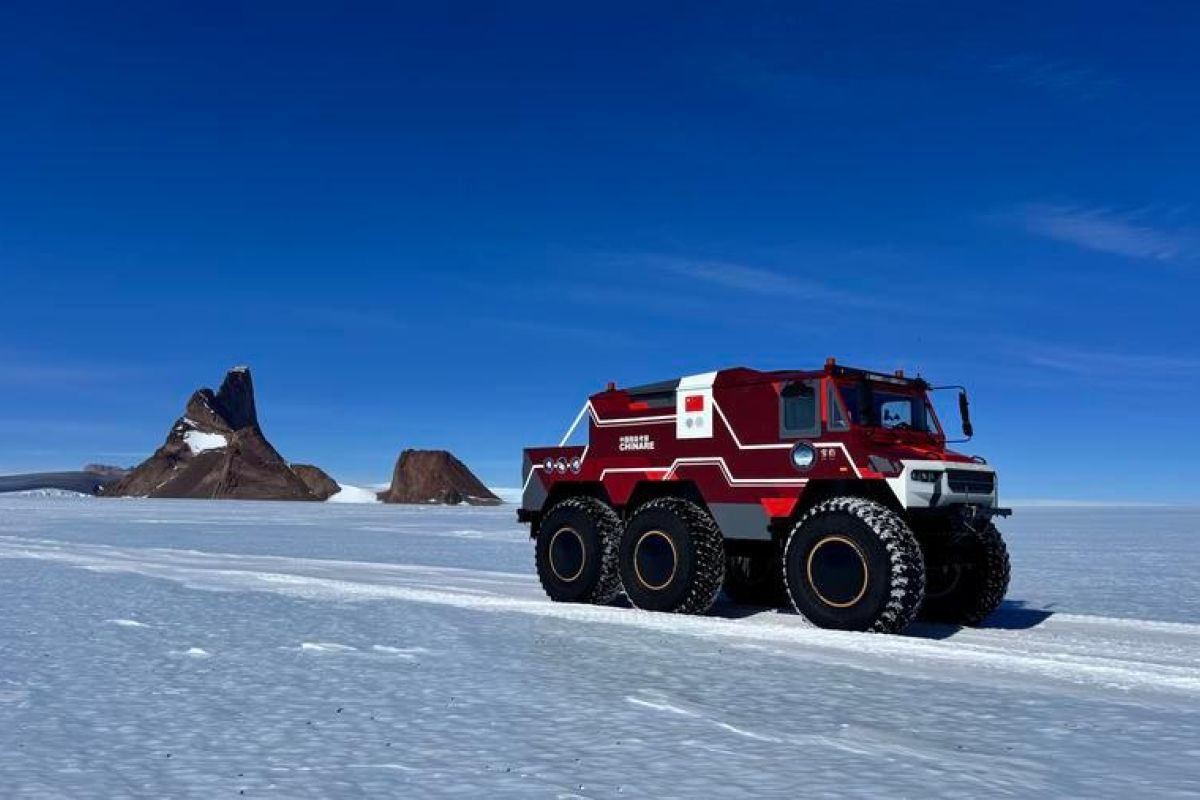 Kendaraan antarktika  China telah tempuh jarak 10.000 km