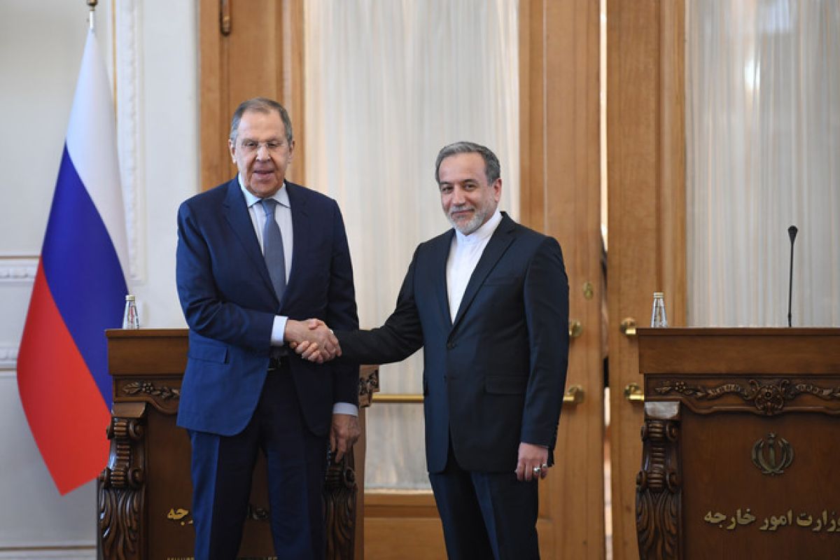 Lavrov: Penggunaan kekuatan terhadap Iran hanya akan menambah masalah