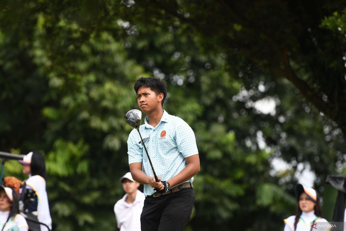 Dua pegolf Sumut pimpin kelas putra turnamen golf Faldo Series