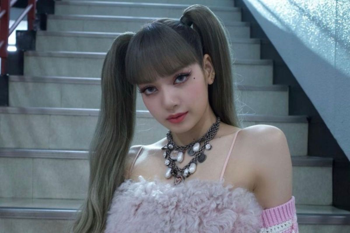 Lisa Blackpink main di film romantis komedi Netflix
