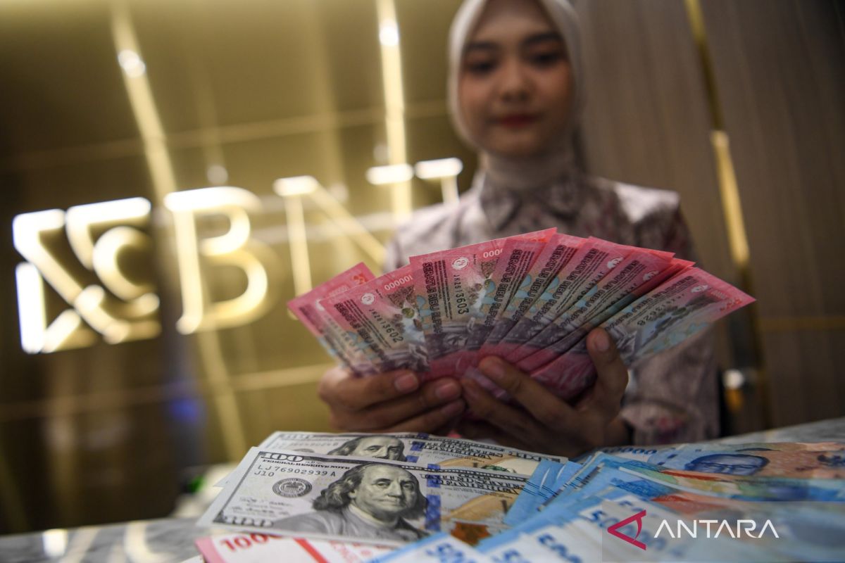 Rupiah pada Kamis pagi melemah jadi Rp16.811 per dolar AS