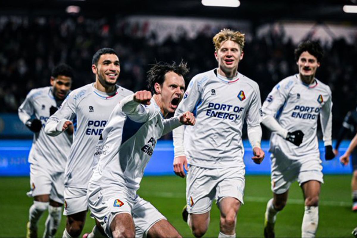 Dean James main satu babak ketika Go Ahead Eagles takluk dari Telstar