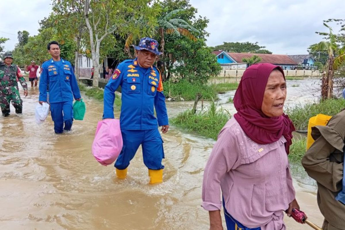 Banjir kembali merendam ratusan rumah di Karawang