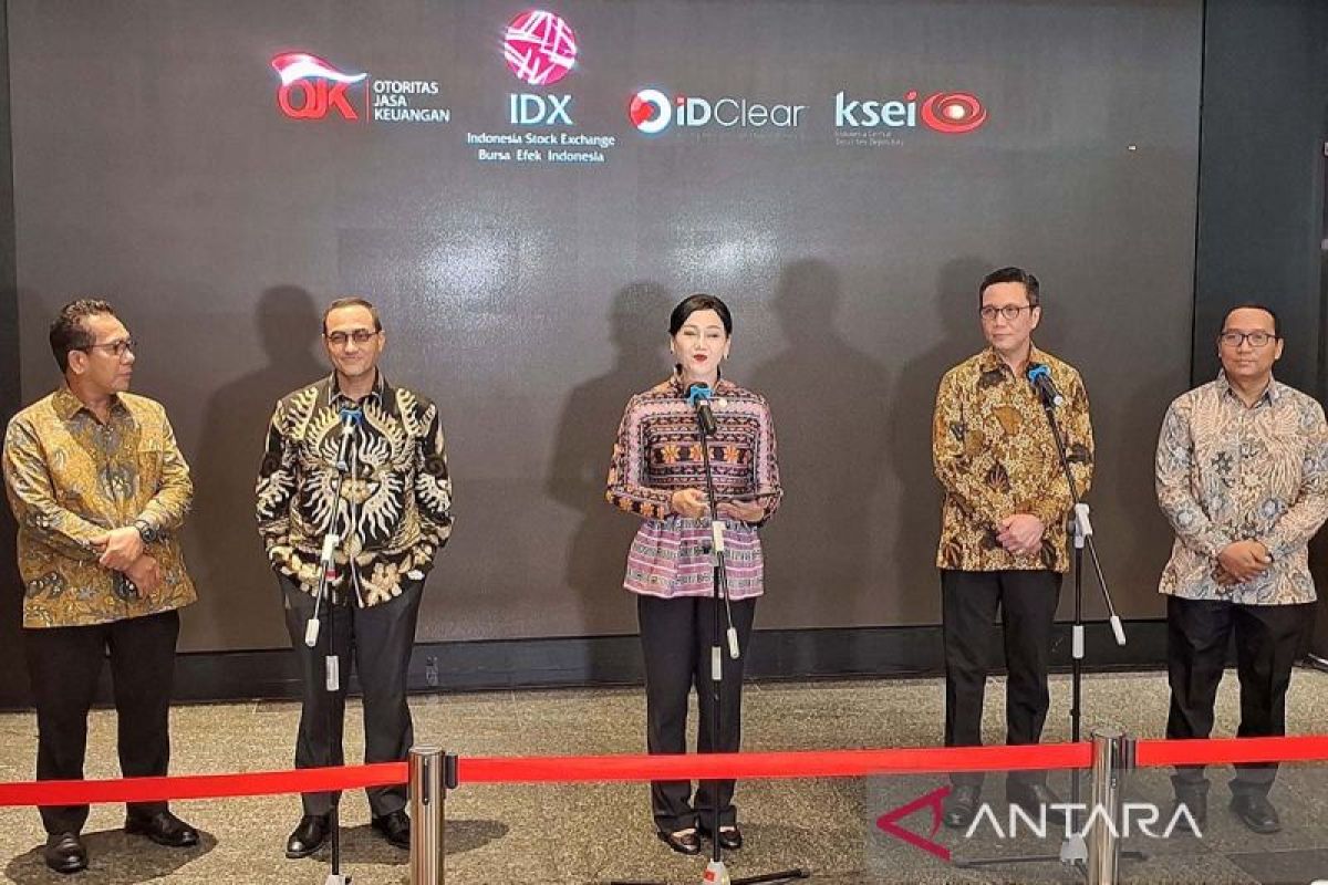 OJK beri notasi khusus emiten yang belum penuhi "free float" 15 persen