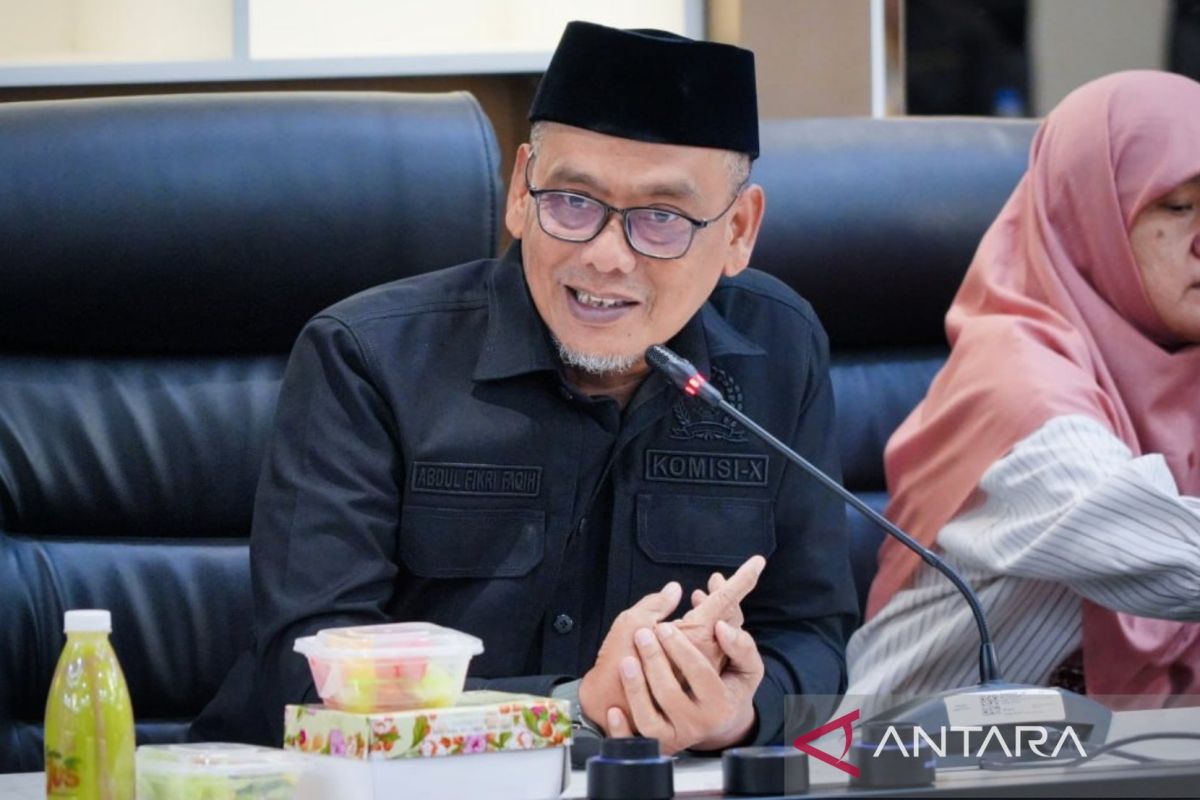 Anggota DPR minta rencana bangun 10 kampus baru dikaji cermat