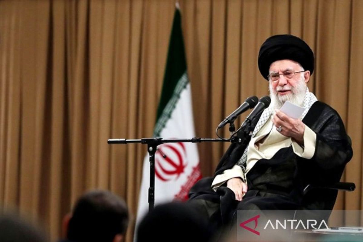 Ali Khamenei: Jika AS serang Iran, akan pecah perang regional