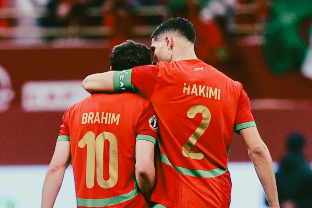 Luis Enrique bela Brahim Diaz usai gagal penalti di final Piala Afrika