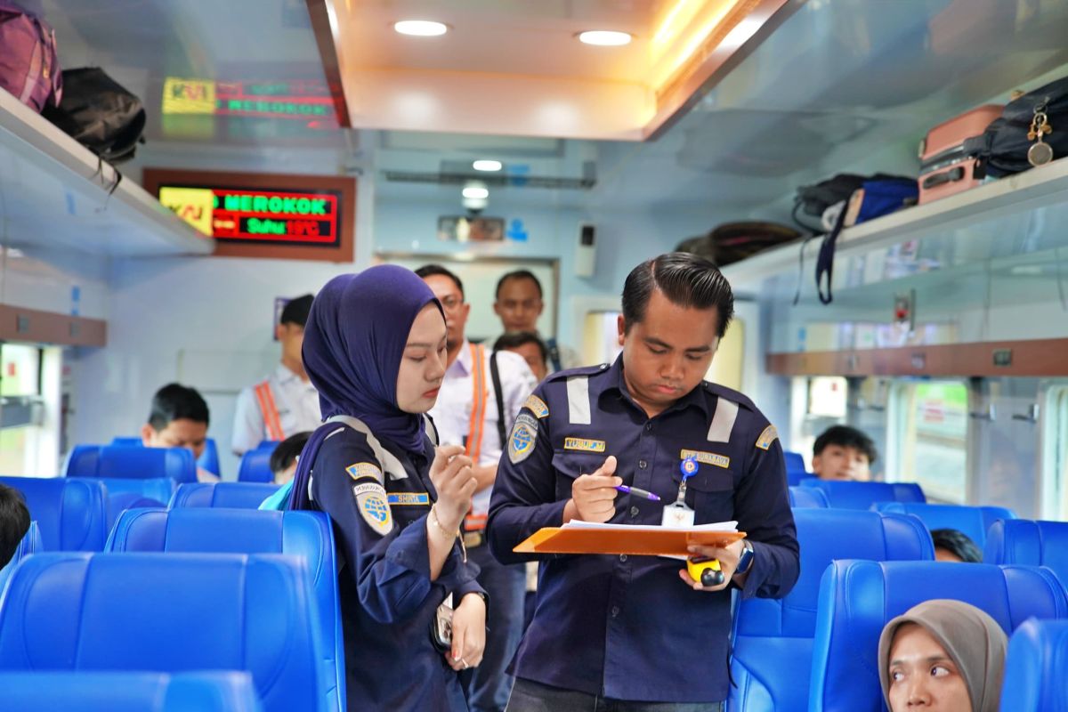 KAI Daop Madiun inspeksi 12 stasiun dan ramp check KA jelang Lebaran