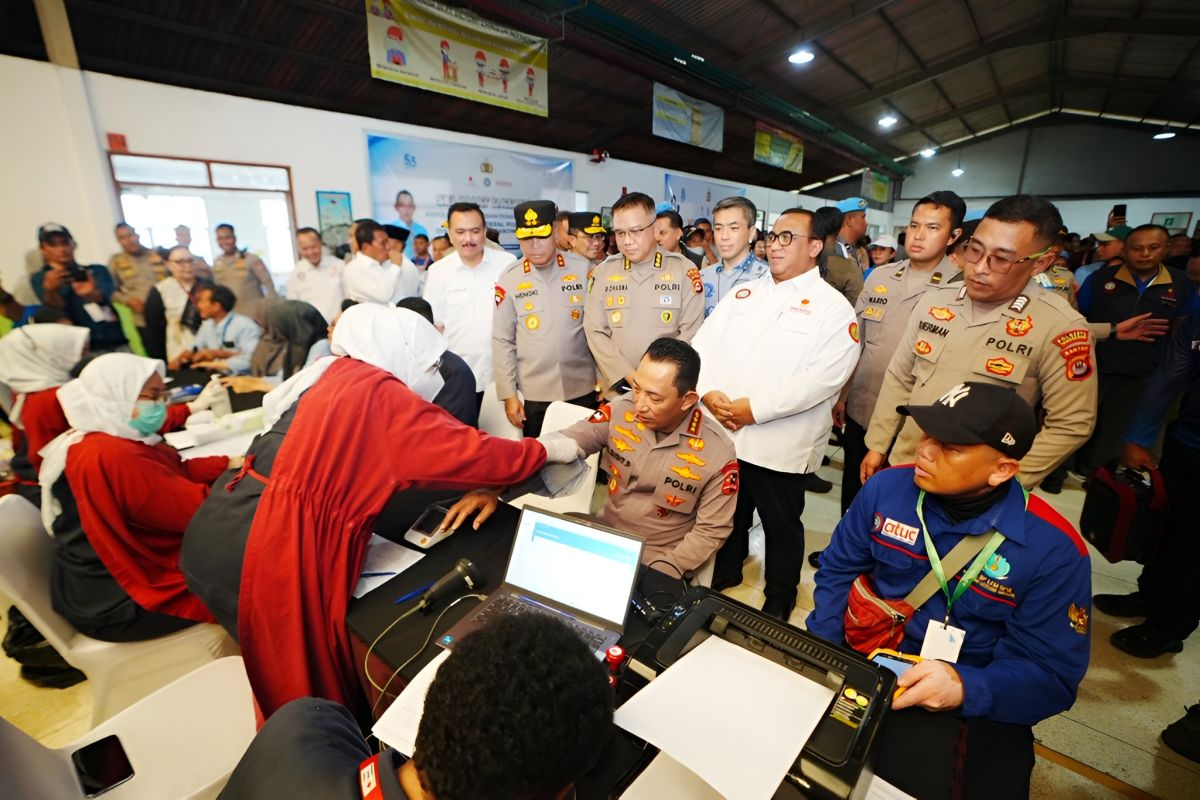 Kapolri ikut donorkan darah saat hadiri HUT Ke-53 KSPSI