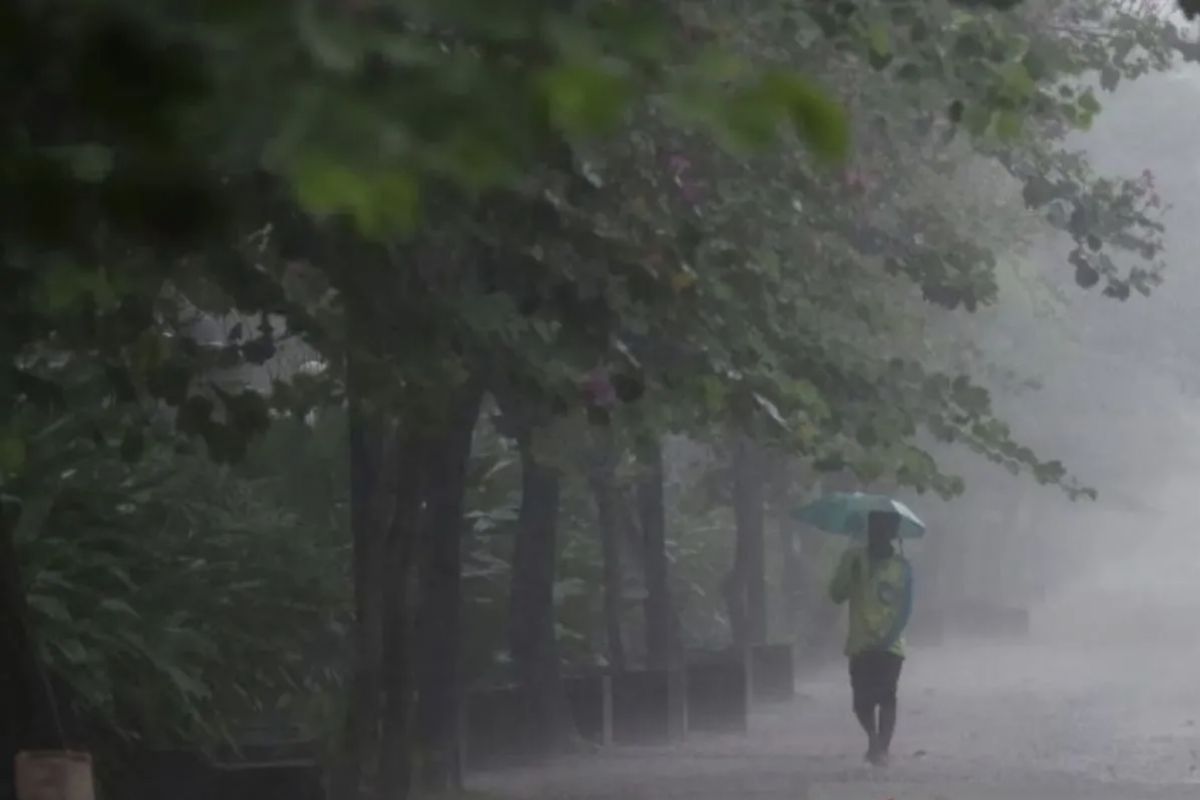 BMKG prakirakan seluruhJakarta diguyur hujan Selasa pagi
