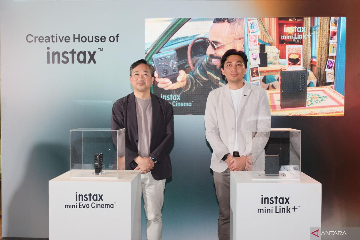 Fujifilm luncurkan kamera instan dan printer smartphone