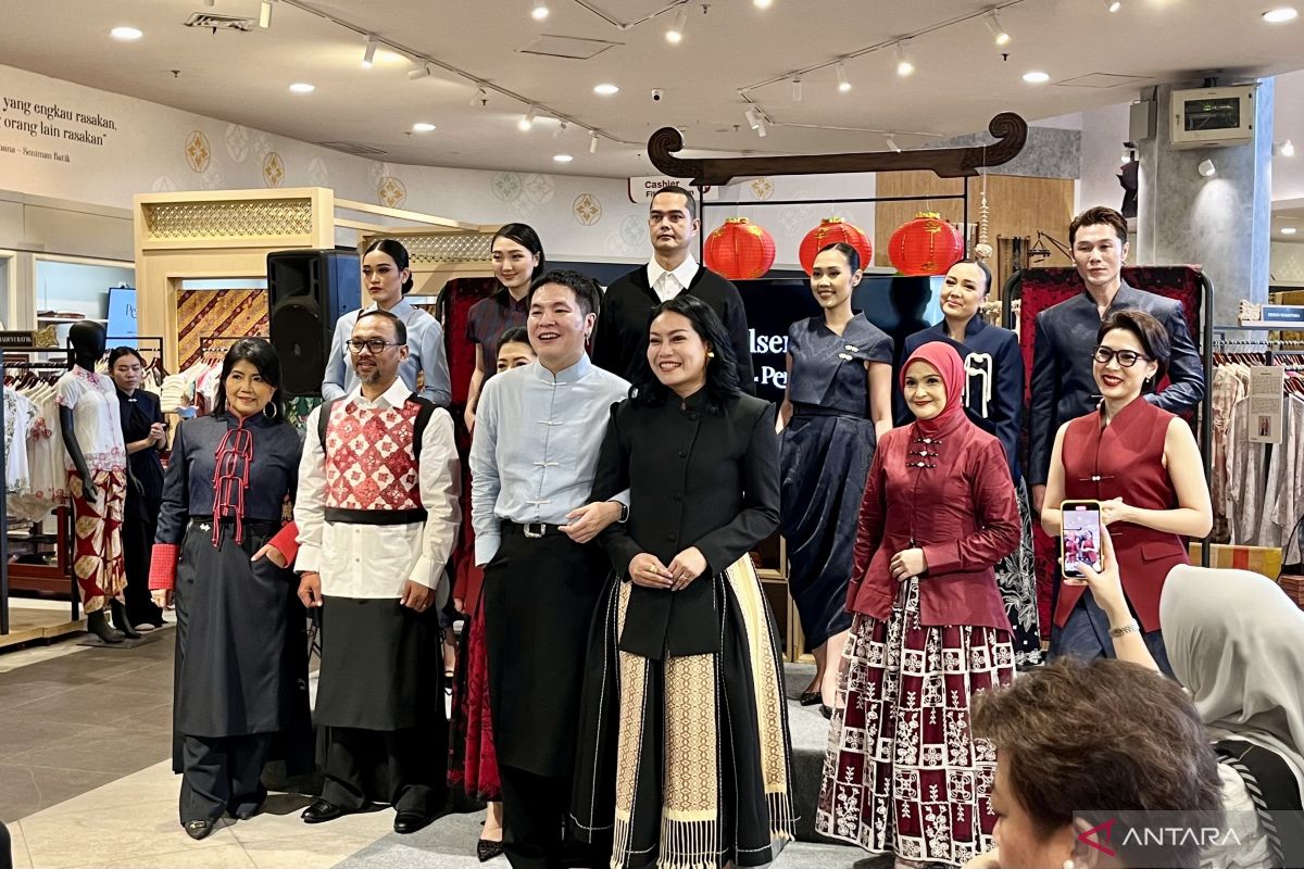 Koleksi Lunar 2026 karya Wilsen Willim dihadirkan untuk sambut Imlek