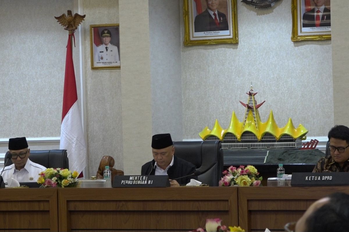 Menhub minta dermaga di setiap pelabuhan harus ada kapal siaga