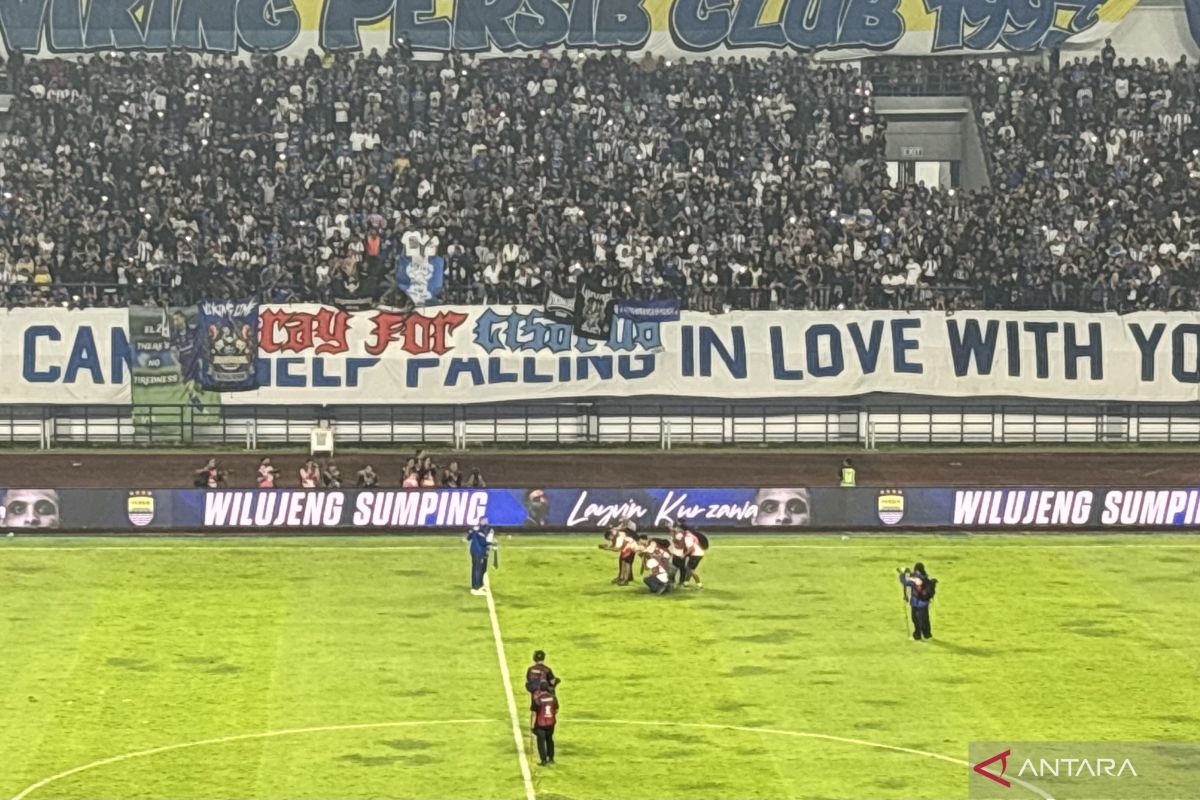 Persib Bandung resmi kontrak mantan bek PSG Layvin Kurzawa