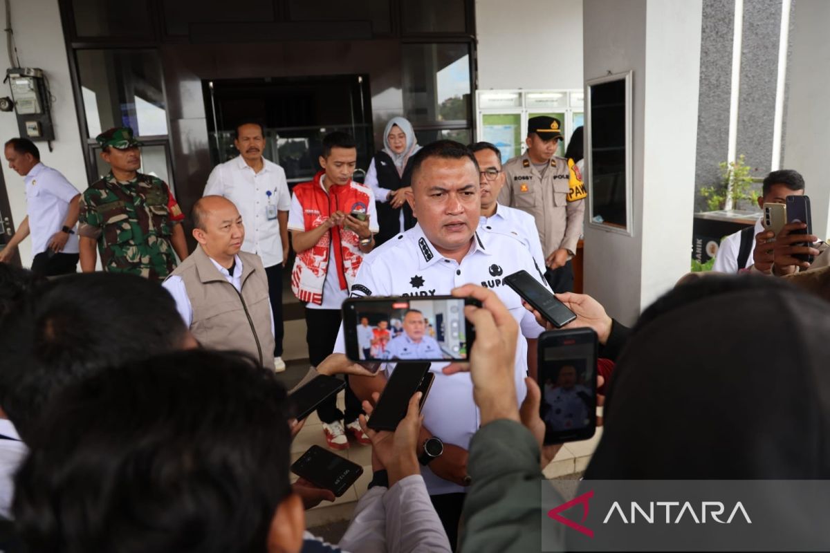 Bupati Bogor: Atribut partai wajib taat estetika kota