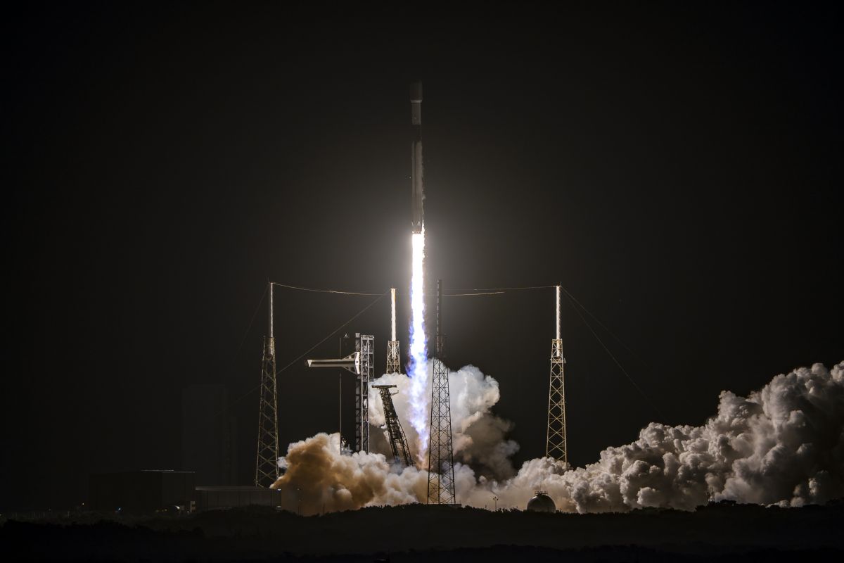 SpaceX minta izin luncurkan sejuta satelit untuk pusat data
