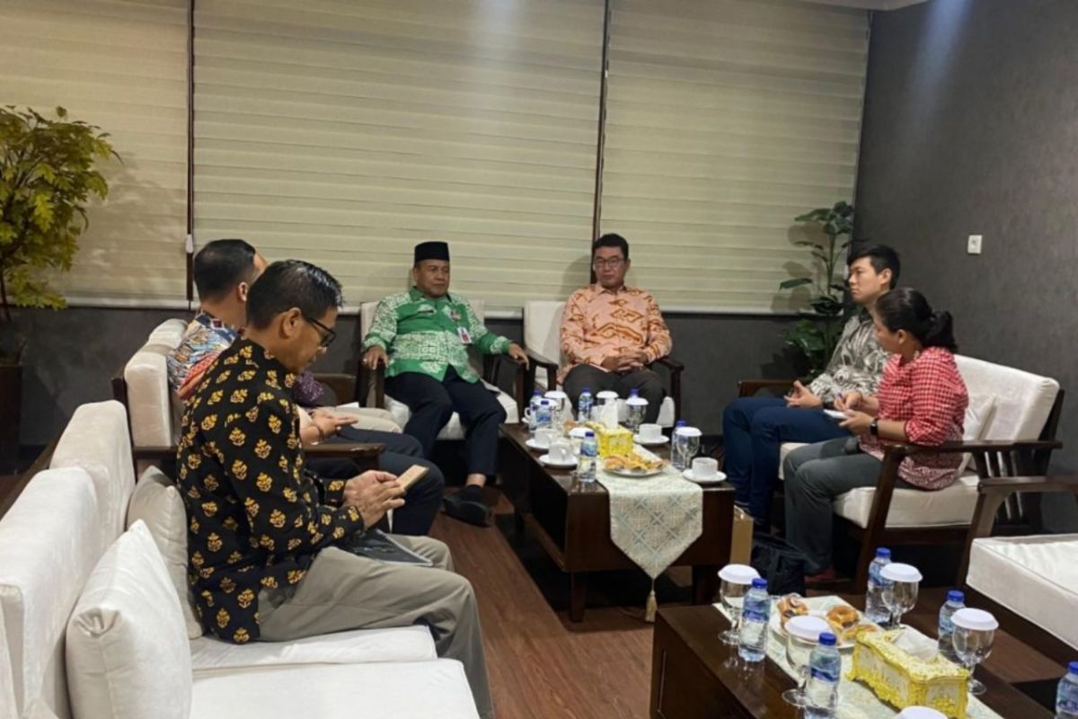 Pemprov Riau dan Konjen Singapura jajaki kerja sama sektor industri
