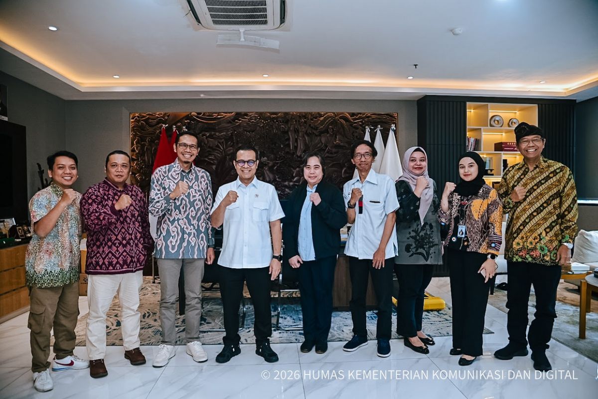 Wamenkomdigi tekankan AI tidak dipakai untuk mengganti proses berpikir