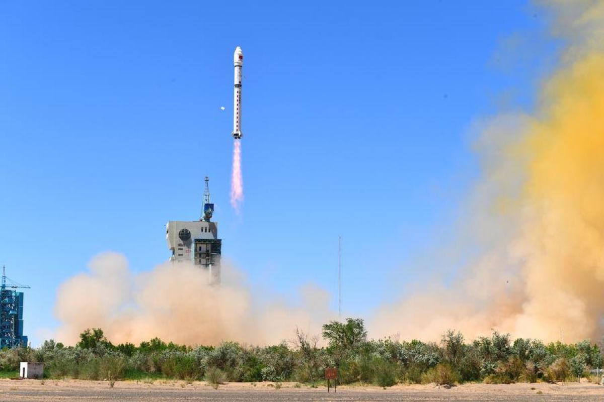 China terapkan AI di orbit, umumkan rencana komputasi luar angkasa