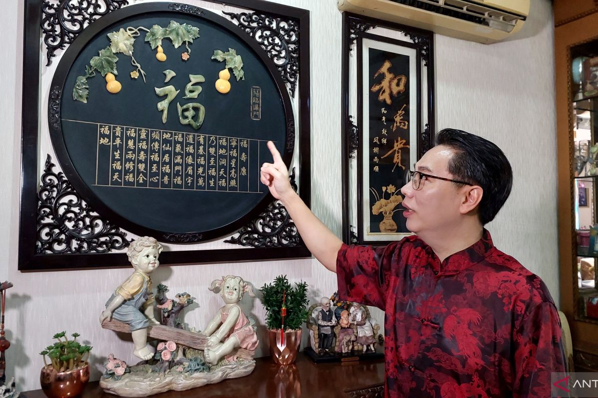 Simbol-simbol keberuntungan yang biasa dipajang semasa perayaan Imlek