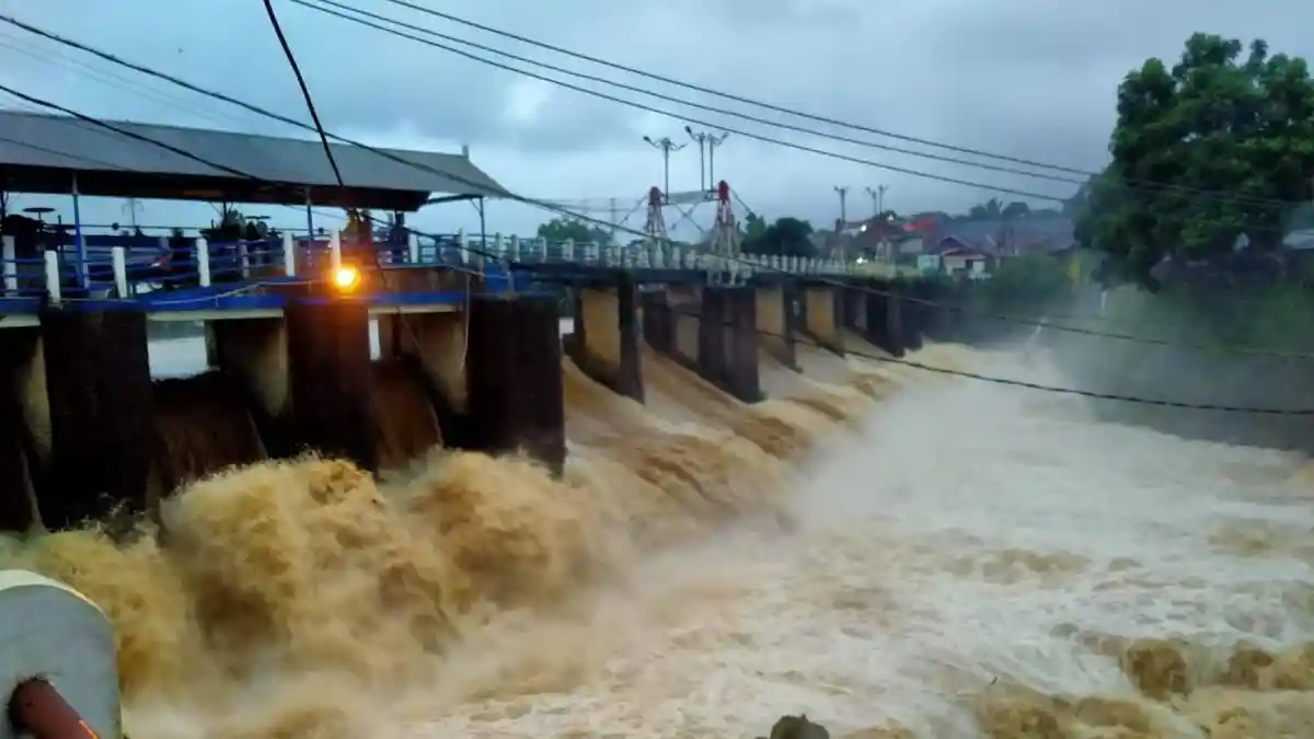 UPDATE Bendung Katulampa Senin Pagi, Tinggi Mencapai 50 Cm, Status Siaga 4