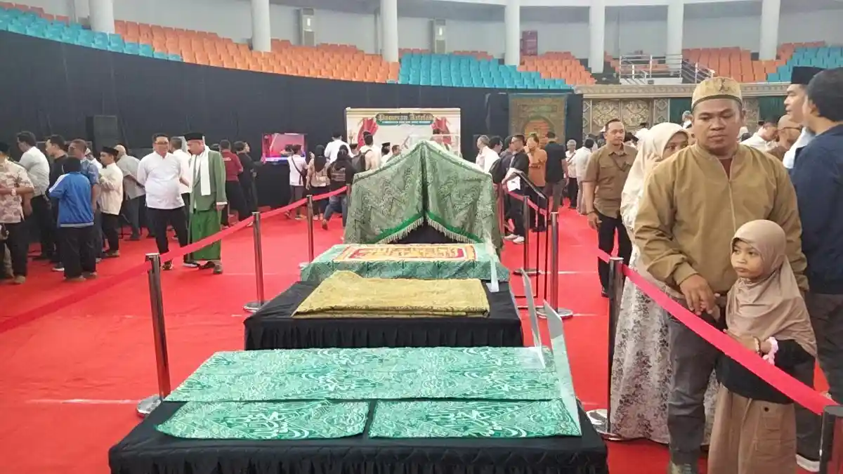 Bupati Bogor Ternyata Punya Koleksi Artefak Rasulullah SAW, Ikut Dipamerkan di Gor Laga Satria