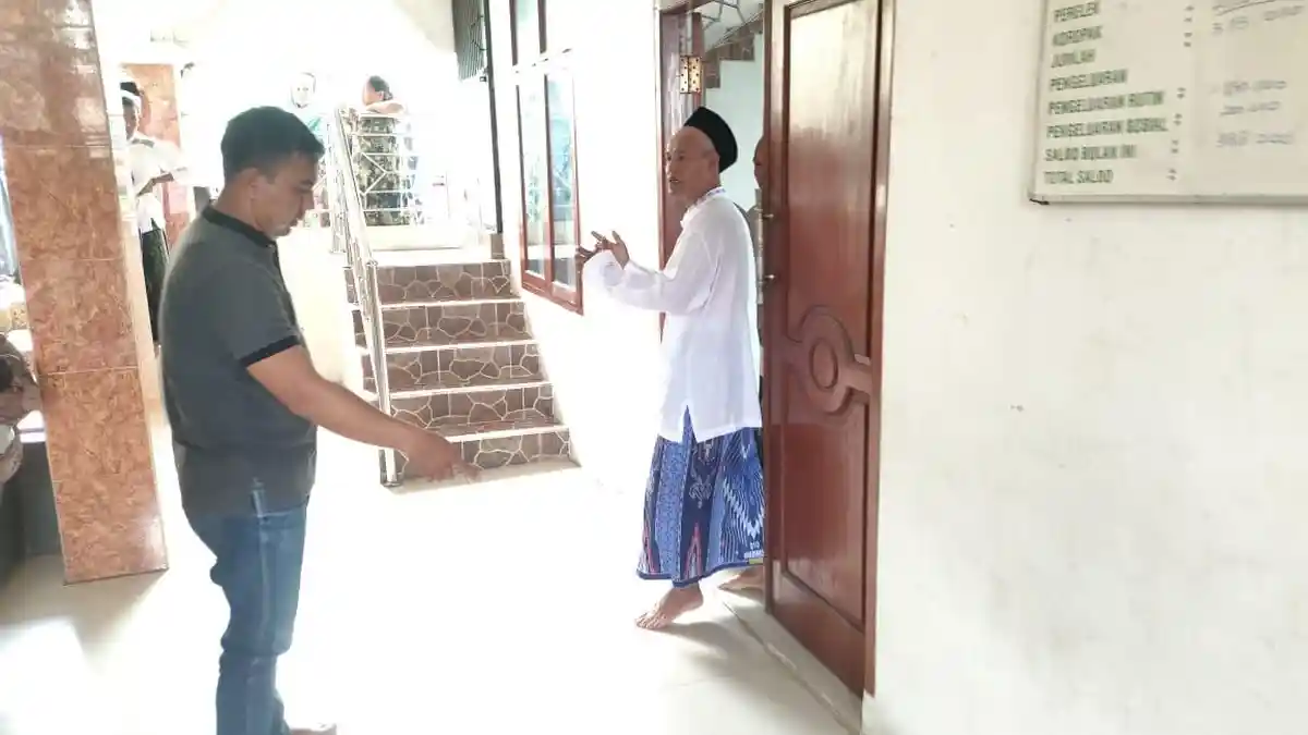 Kronologi Pria di Caringin Bogor Tiba-tiba Ditusuk Orang di Area Masjid Usai Solat Jumat