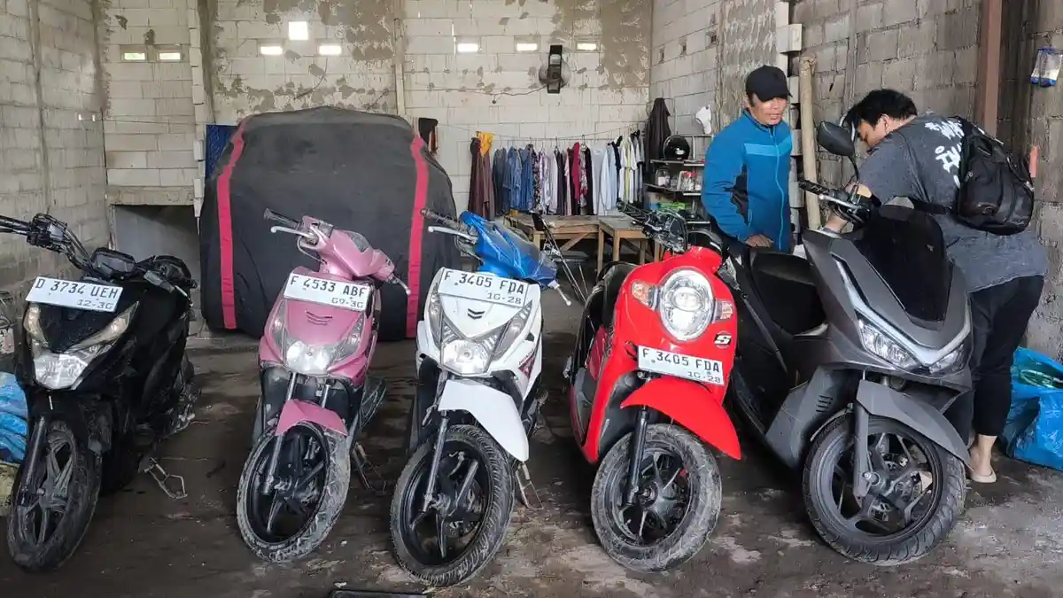 Berawal dari Kecurigaan, Polisi Bongkar Gudang Penyimpanan Motor Hasil Curian di Cileungsi Bogor