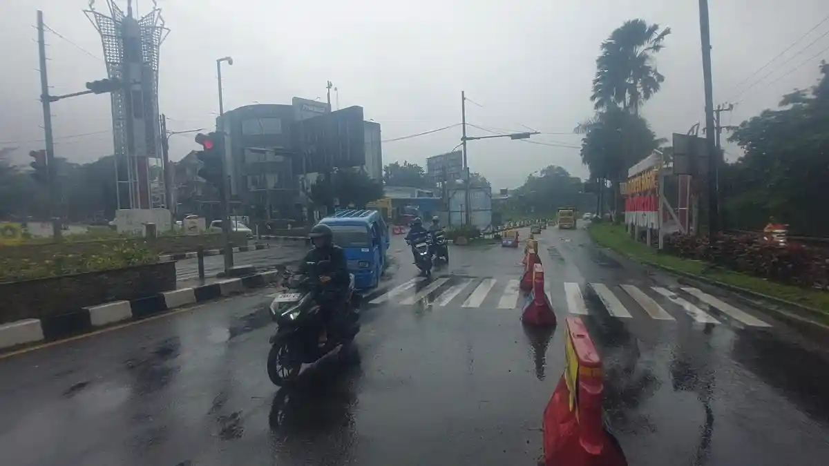 Kondisi Cuaca di Kawasan Puncak Bogor, Hujan Masih Belum Juga Berhenti, Langit Masih Gelap