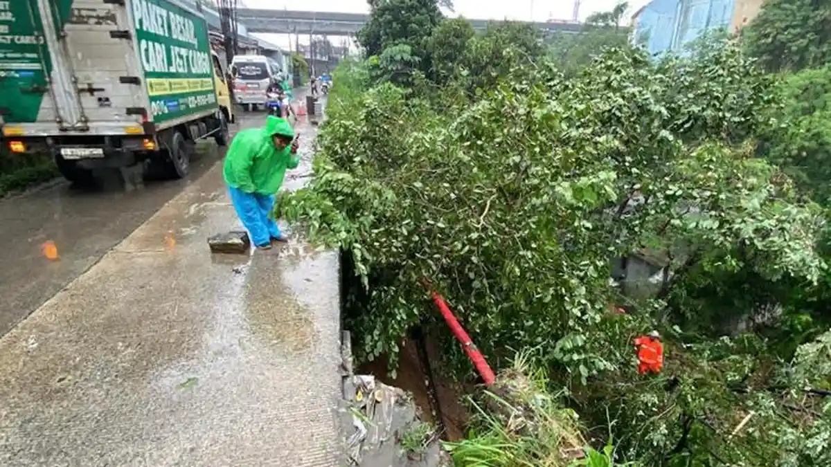 Longsor di Cilebut Kedung Badak Bogor, Kondisi Badan Jalan Kini Menggantung
