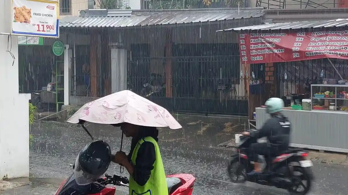 Waspada, Hujan Deras Mulai Guyur Kota Bogor Siang Ini, BMKG Prediksi Mengguyur Sampai Sore