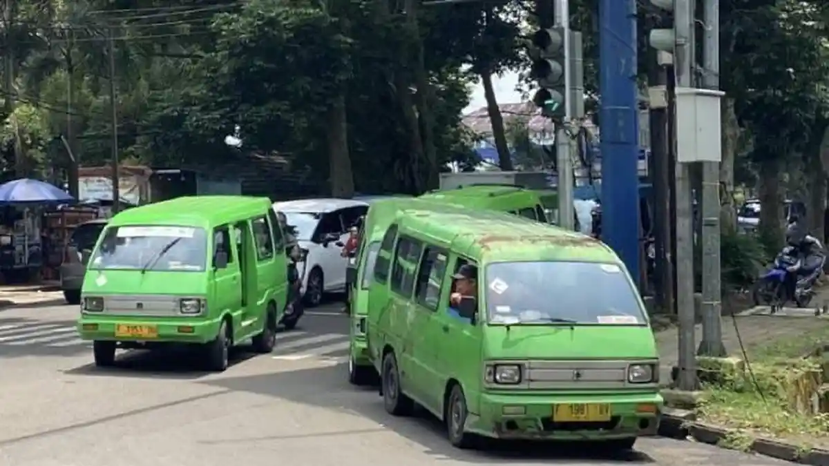 Dishub Kota Bogor Stop Tilang Angkot Tua 20 Tahun, Sopir Trayek 15 Senang: Jadi Nggak Perlu Waswas