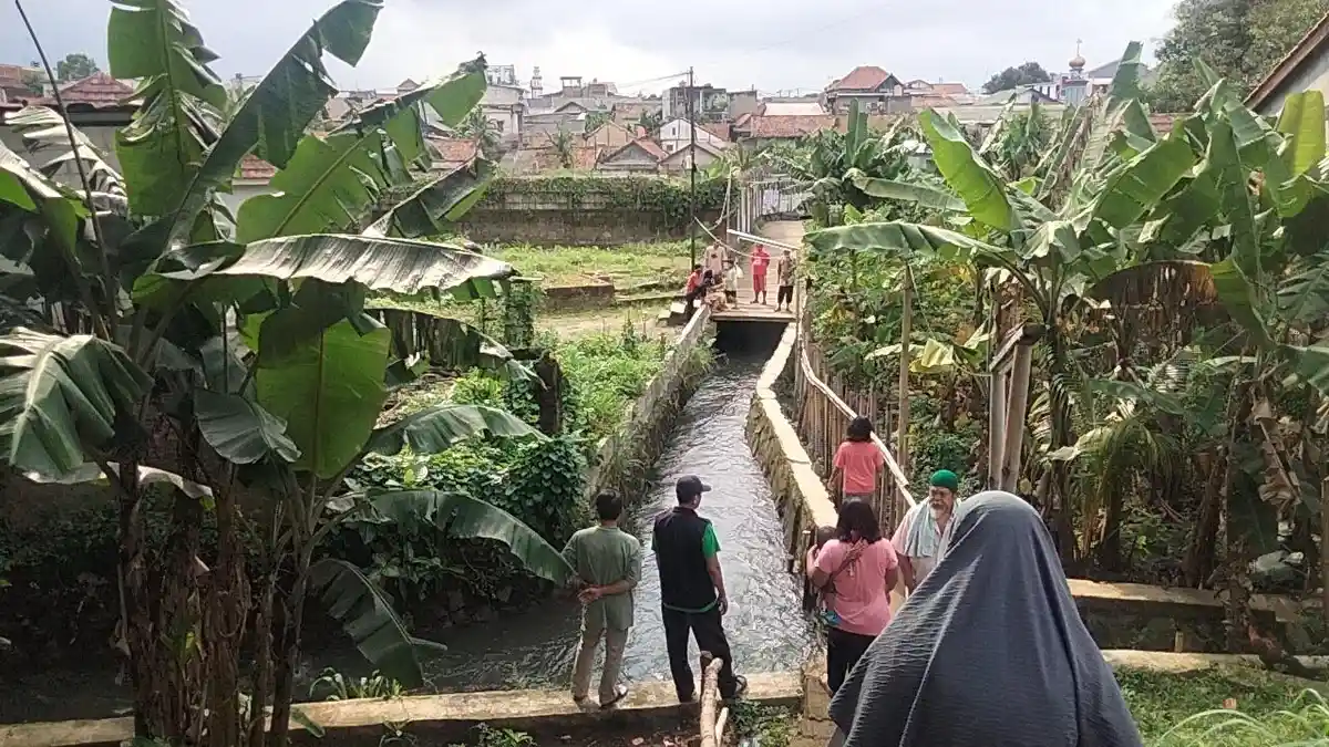 Miliki Arus Kuat, Begini Penampakan Aliran Kali yang Menghayutkan Bocah 3 Tahun di Cibinong Bogor