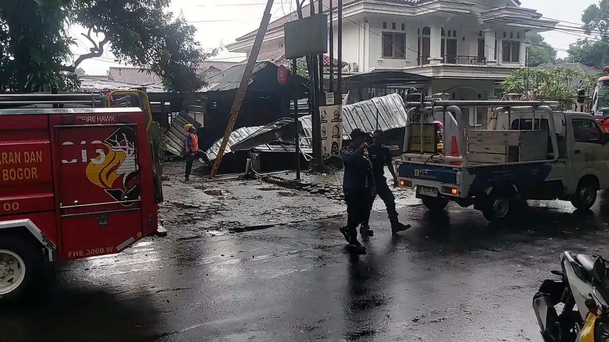 Penampakan Kafe Hangus dan Ambruk Usai Dilapap Si Jago Merah di Kota Bogor, Diduga Dipicu Gas Bocor