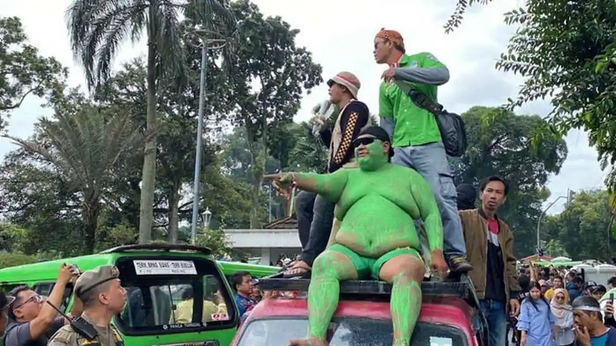 Demo Angkot di Bogor Sempat Ricuh, Sopir Blokade Jalan, Akhirnya Diperbolehkan Beroperasi Lagi