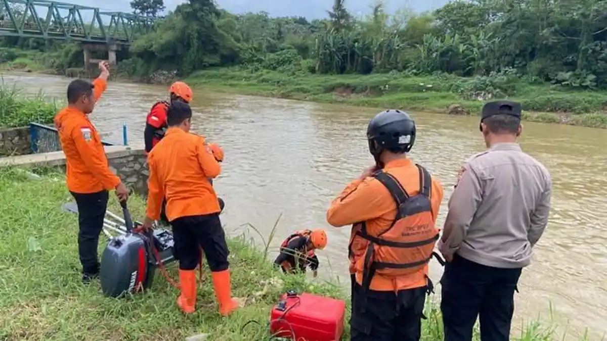 Kronologi Pekerja Jembatan Leuwiranji Jatuh ke Sungai Cisadane Bogor, Pencarian Diperluas