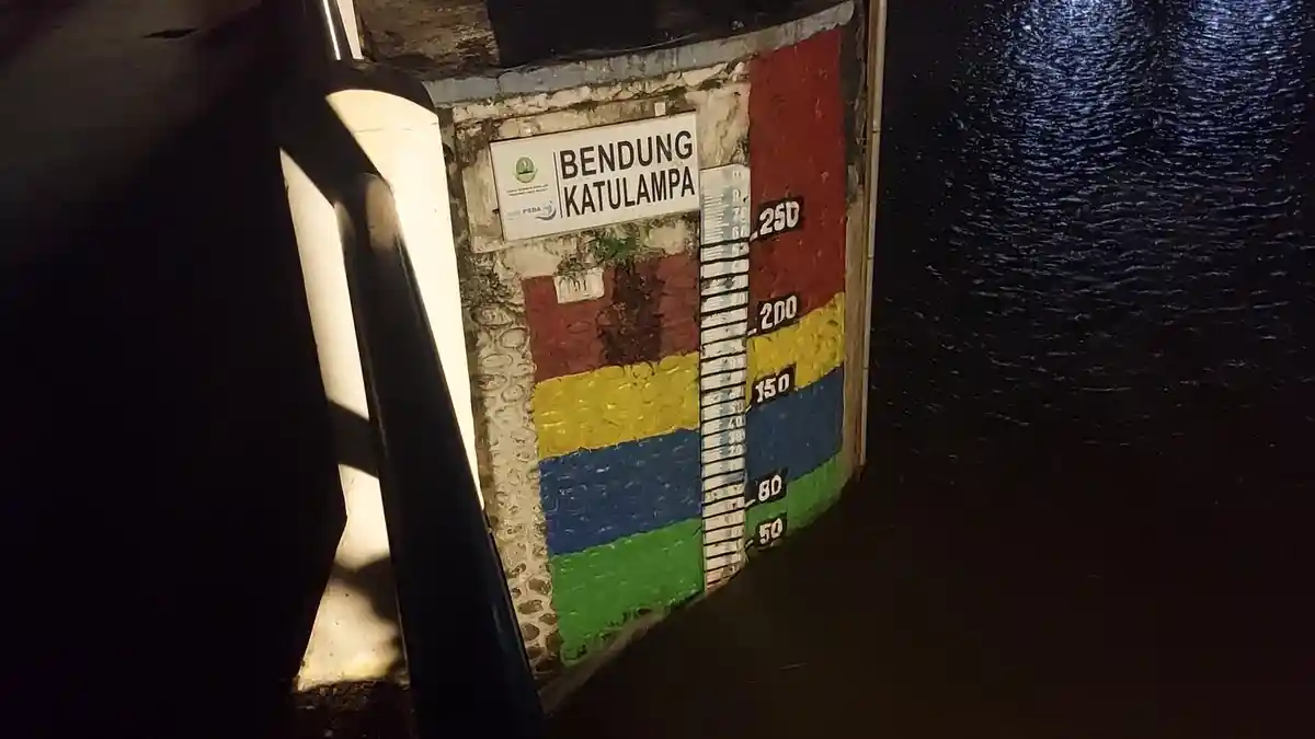 Puncak Bogor Sempat Diguyur Hujan Ringan, Tinggi Muka Air Bendung Katulampa Berstatus Normal