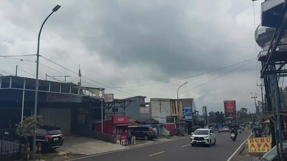 Update Cuaca Puncak Bogor dan TMA Bendung Katulampa, Kondisi Langit Berawan Mendung