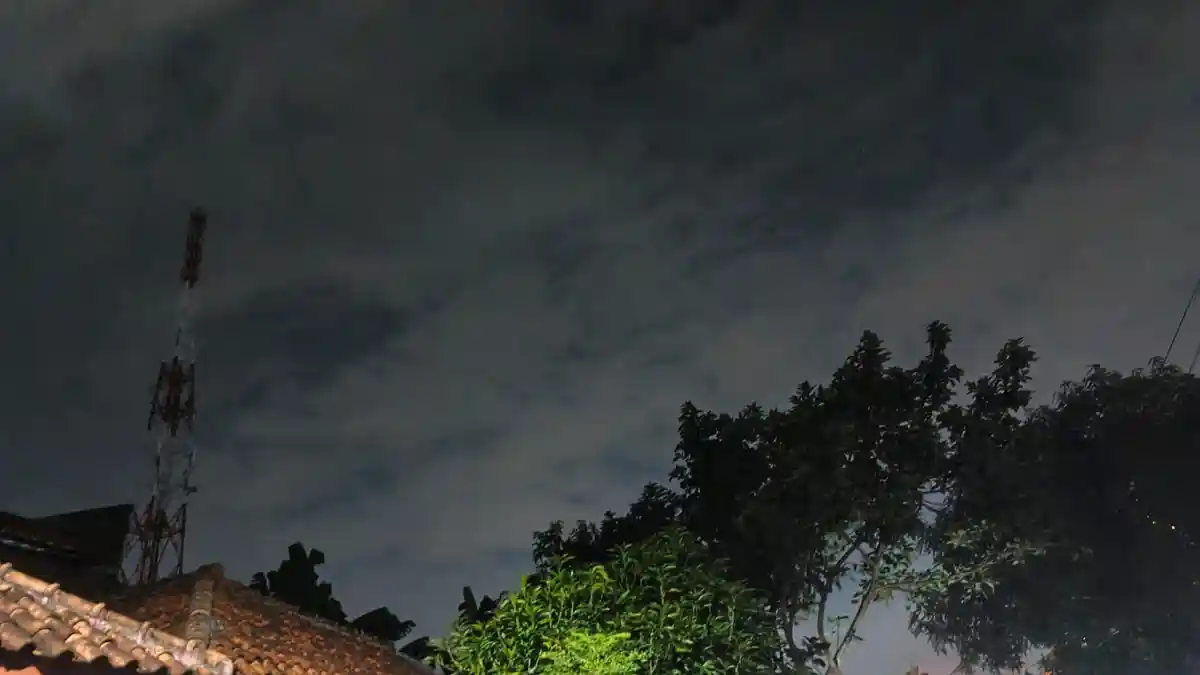 Prakiraan Cuaca Bogor 21 Februari 2026: Malam Ini Berawan, Waspada Potensi Hujan Turun Besok Siang
