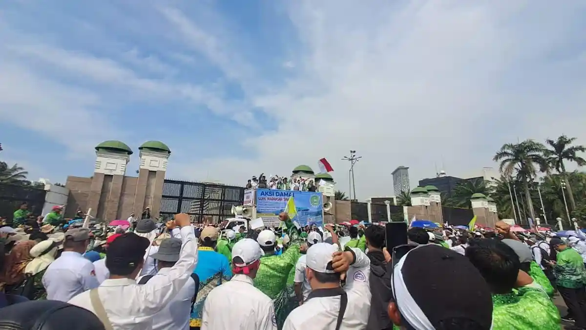 Aksi Damai PGM di DPR RI Jakarta, Soroti Ketimpangan Kebijakan Guru Madrasah Swasta