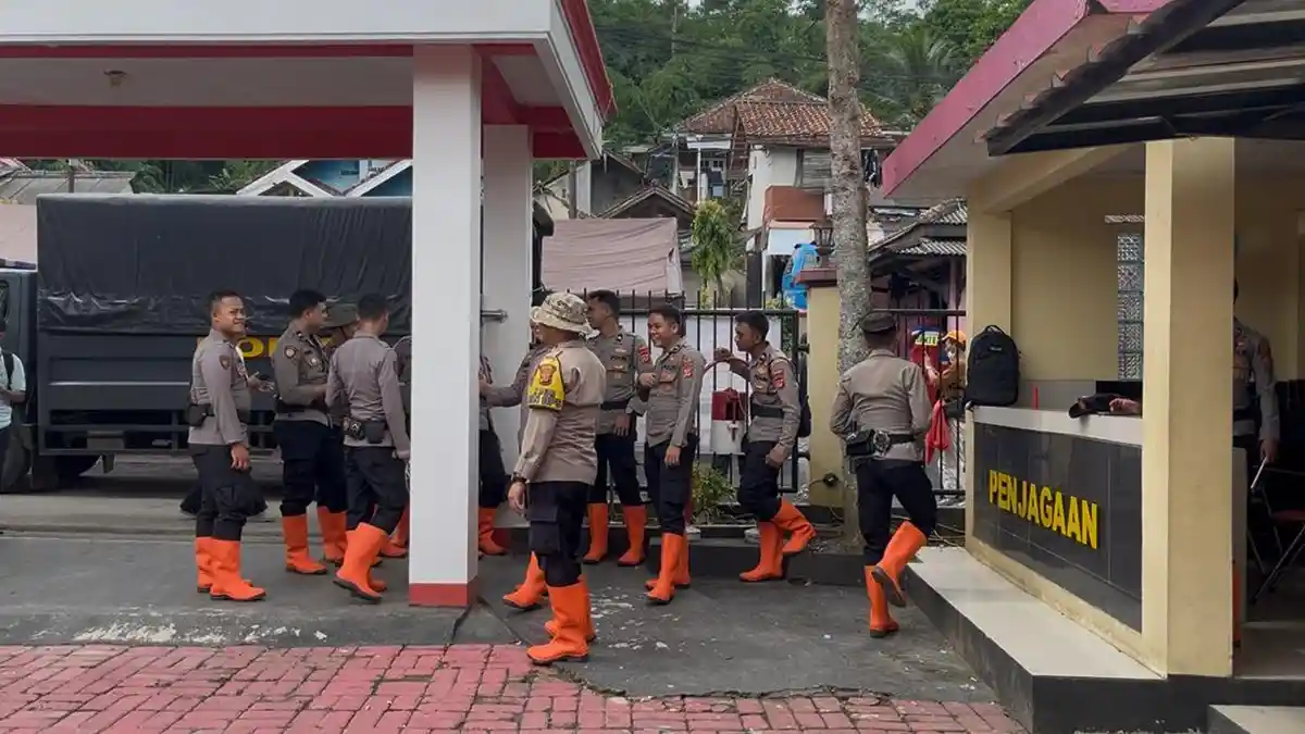 Penuh Resiko, Petugas Terluka saat Evakuasi Gurandil Tewas Dalam Lubang Tambang Emas di Bogor