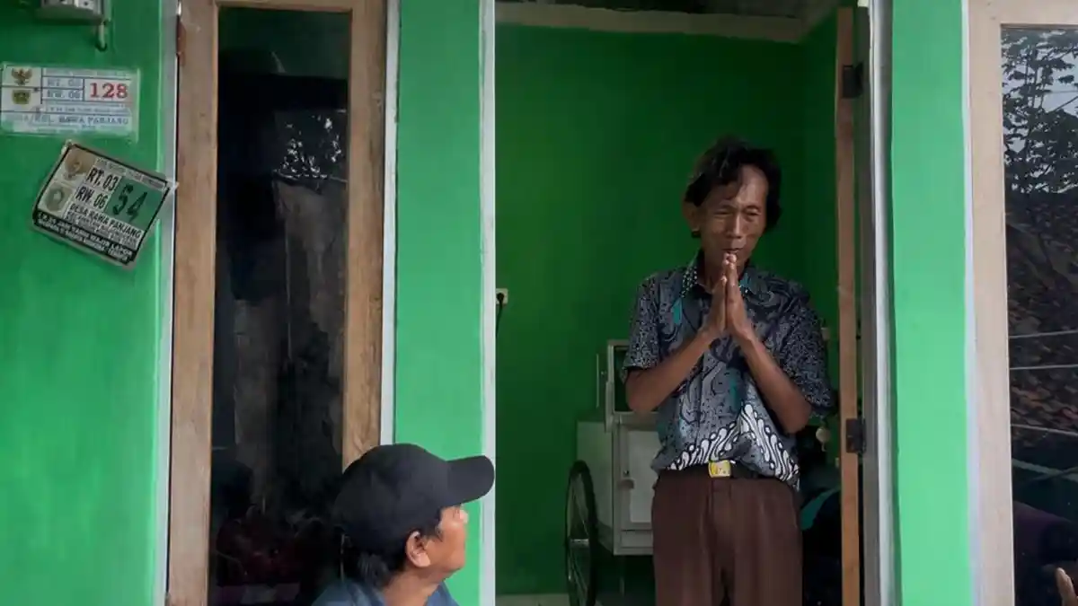 Usai Viral Difitnah Oknum Aparat, Penjual Es Kue Dipanggil Gubernur Jabar KDM ke Lembur Pakuan